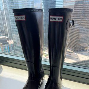 Like NEW Hunter brown rainboots size 8